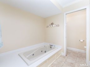 85 Gate Ridge Road 85, Fairfield CT 06825