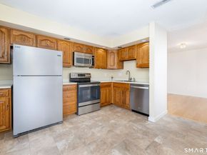 85 Gate Ridge Road 85, Fairfield CT 06825