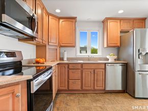 10 Millspaugh Drive, Fairfield CT 06824