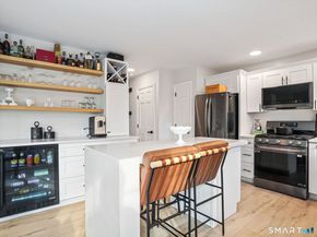 1117 Black Rock Turnpike 1117, Fairfield CT 06825