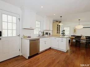 18 Head Of Meadow Road, Newtown CT 06470