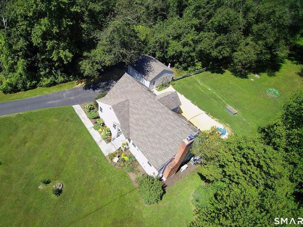 18 Head Of Meadow Road, Newtown CT 06470