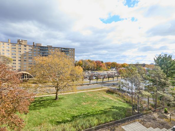 2625 Park Avenue 5N, Bridgeport CT 06604