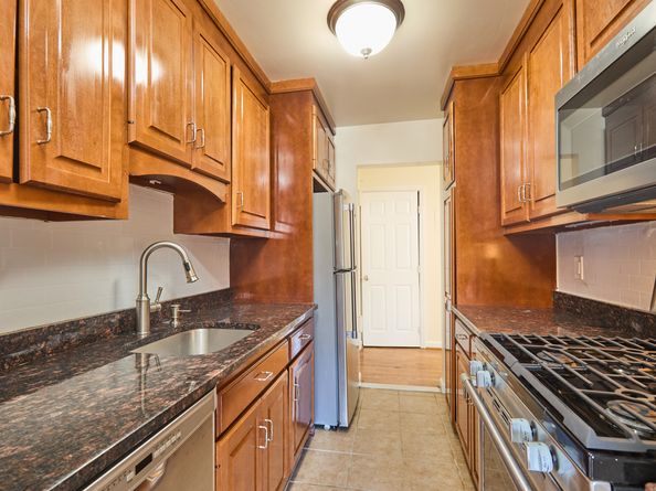 2625 Park Avenue 5N, Bridgeport CT 06604