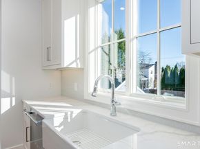 127 Paul Place, Fairfield CT 06824