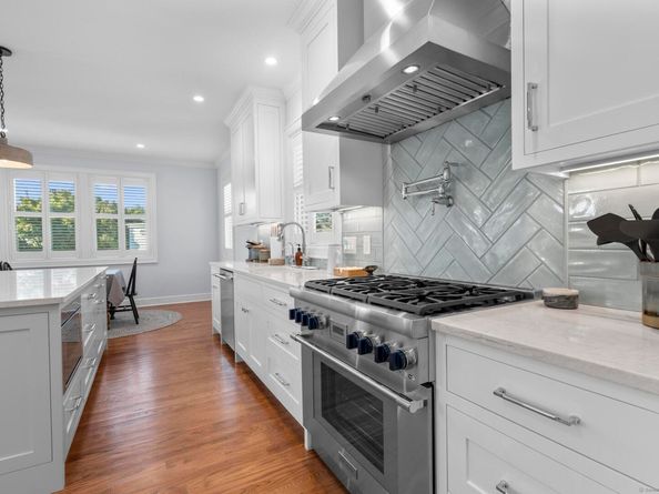 127 Paul Place, Fairfield CT 06824