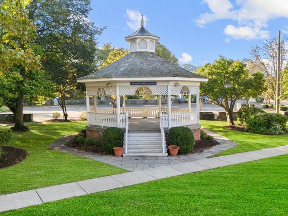 127 Paul Place, Fairfield CT 06824