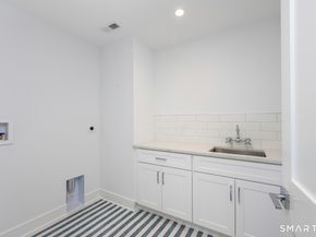 127 Paul Place, Fairfield CT 06824