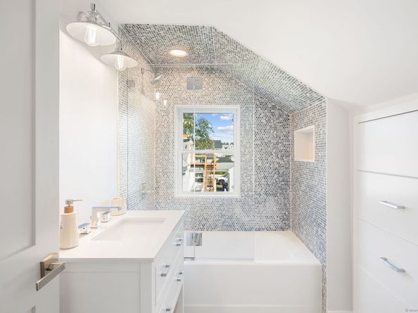 9 Sylvester Court, Norwalk CT 06855