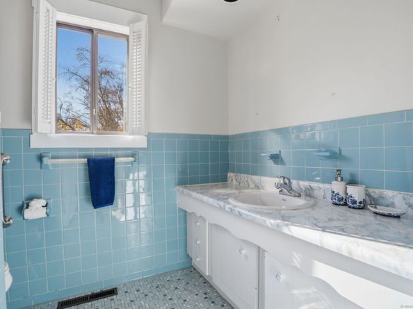 375 Piute Lane B, Stratford CT 06614