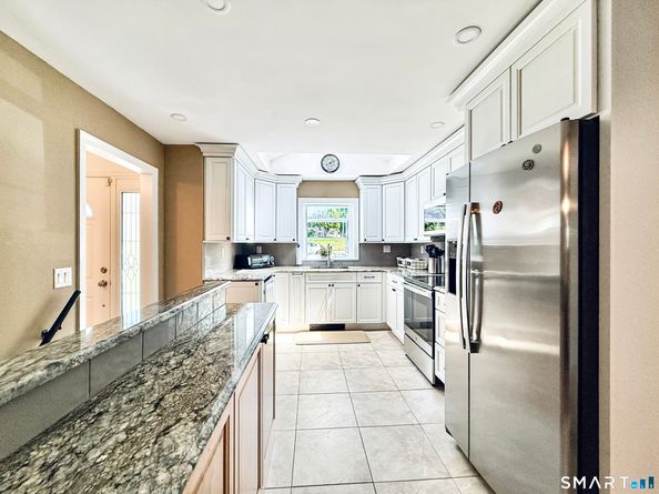 28 Pamlynn Road, Stamford CT 06905