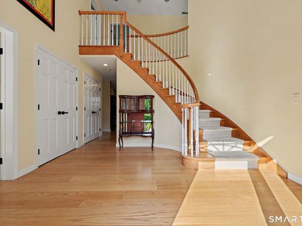 29 Woodridge Lane, New Fairfield CT 06812