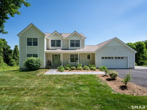 4 Fleetwood Lane, Brookfield CT 06804