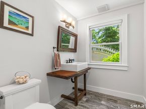 253 Tokeneke Road, Darien CT 06820
