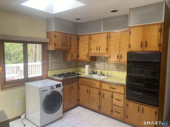 7 Thaddeus Avenue, Danbury CT 06811