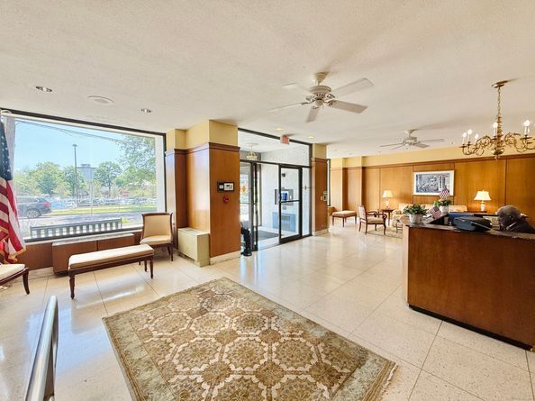 1 Strawberry Hill Court APT 1A, Stamford CT 06902