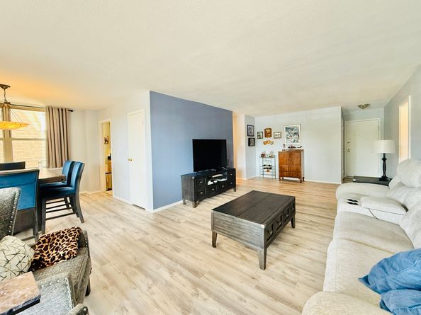 1 Strawberry Hill Court APT 1A, Stamford CT 06902