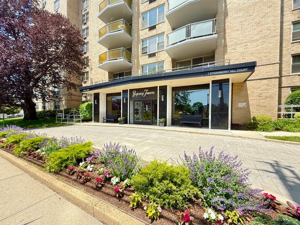 1 Strawberry Hill Court APT 1A, Stamford CT 06902