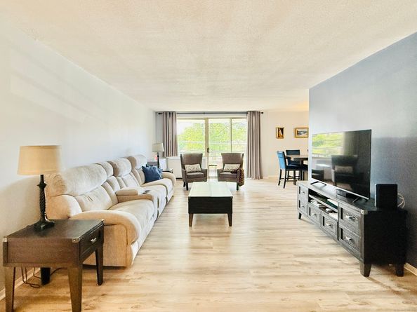 1 Strawberry Hill Court APT 1A, Stamford CT 06902