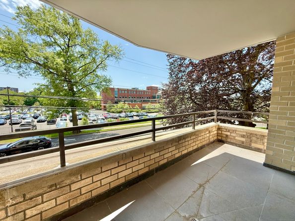 1 Strawberry Hill Court APT 1A, Stamford CT 06902