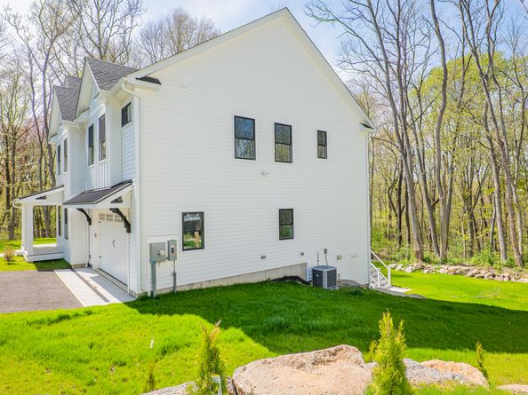 6 Brookview Heights Court, Shelton CT 06484