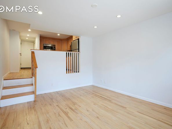 211 Thompson Street 5L, New York NY 10012