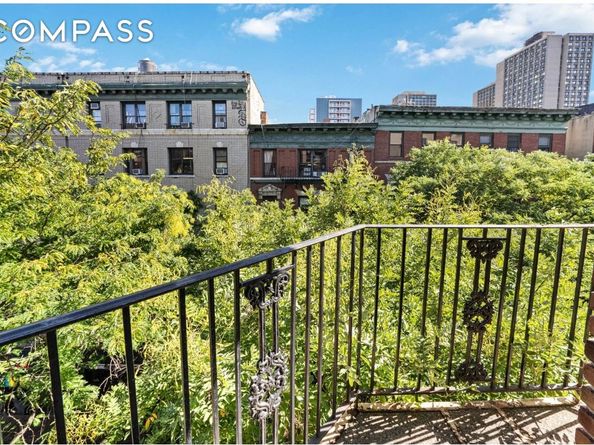 211 Thompson Street 5L, New York NY 10012