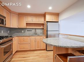 211 Thompson Street 5L, New York NY 10012