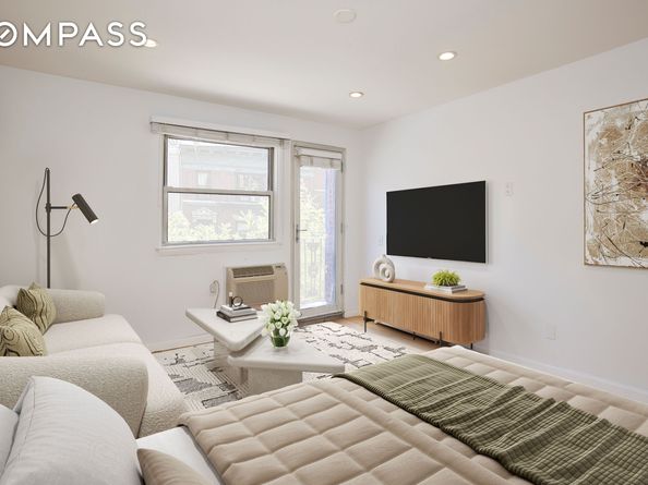 211 Thompson Street 5L, New York NY 10012