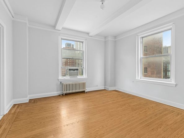 242 East 19th Street 7E, New York NY 10003