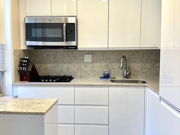 309 East 87th Street 3L, New York NY 10128