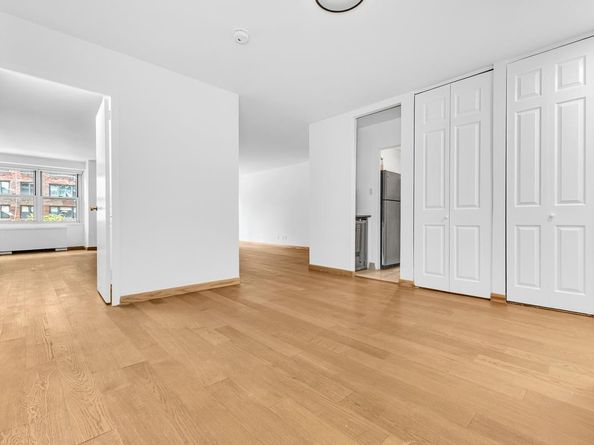 305 East 24th Street 3X, New York NY 10010