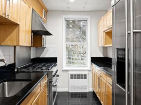 651 Vanderbilt Street 2P, Brooklyn NY 11218