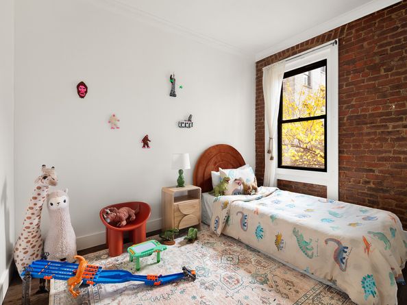 21-06 35th Street 3E, Queens NY 11105