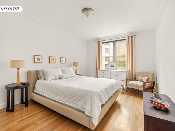 350 East 54th Street 3H, New York NY 10022