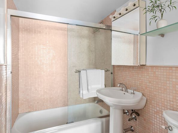 130 East 18th Street 14J, New York NY 10003