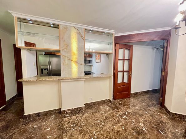 330 East 38th Street 5K, New York NY 10016