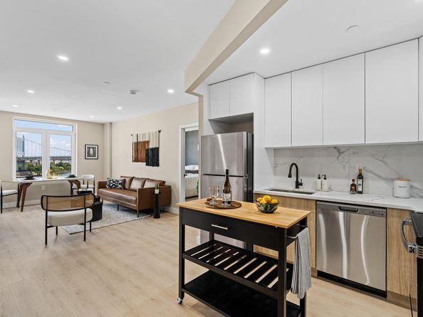 26-15 4th Street 13G, Queens NY 11102