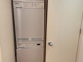 150 East 61st Street 5F, New York NY 10065