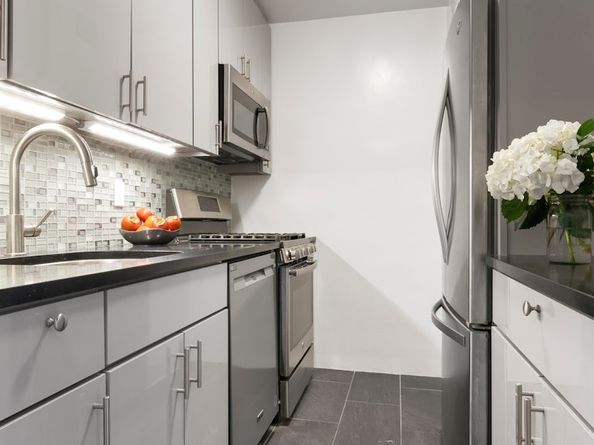 165 West End Avenue 22F, New York NY 10023