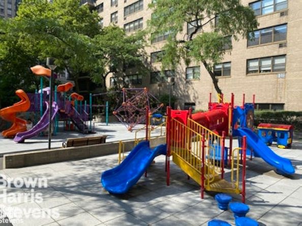 165 West End Avenue 22F, New York NY 10023