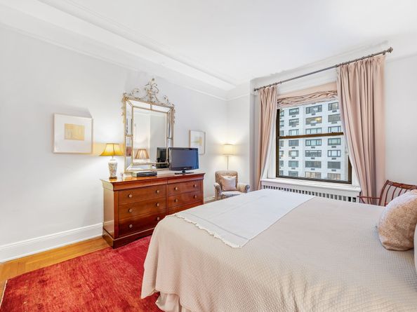 929 Park Avenue 4A, New York NY 10028