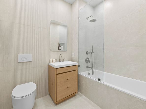 184 Hawthorne Street 3A, Brooklyn NY 11225