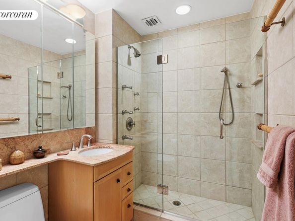 471 West 22nd Street F, New York NY 10011