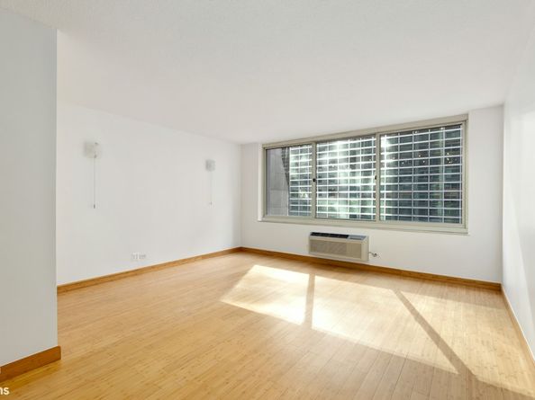 333 East 45th Street 7B, New York NY 10017
