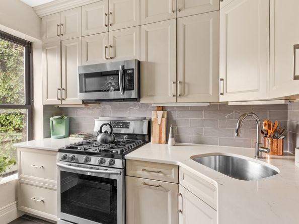 378 7th Street 4R, Brooklyn NY 11215