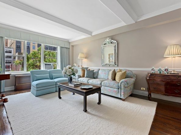 400 East 52nd Street 8G, New York NY 10022