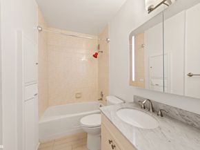 300 East 40th Street 12P, New York NY 10016