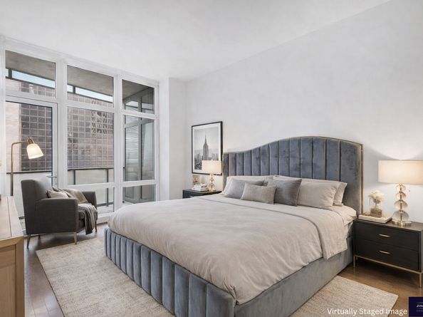 1600 Broadway 18D, New York NY 10019