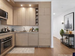 1600 Broadway 18D, New York NY 10019